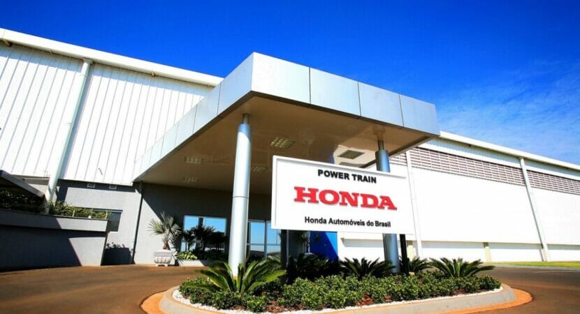 Honda ressuscita moto ‘queridinha’ dos brasileiros com lançamento confirmado para este mês e preço de cair o queixo 