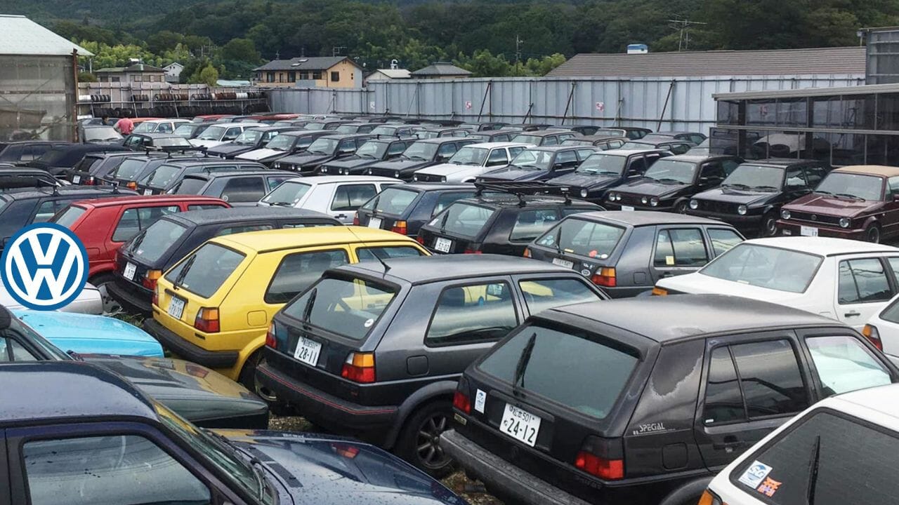 Japonês conserva mais de 200 carros do modelo Golf da Volkswagen, em 'santuário', onde restaura os veículos