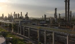 Petrobras refinarias e derivados