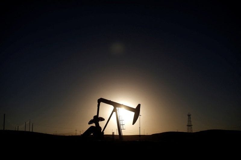 Petróleo tem queda de mais de US$ 2 o barril devido à diminuição das preocupações com o Oriente Médio