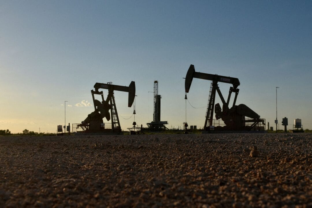 Preocupação com abastecimento no Oriente Médio impulsiona alta de 3% nos preços do petróleo por barril