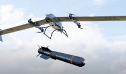 Drone brasileiro Nauru 1000C realiza voo teste com míssil Enforcer e promete revolucionar o cenário militar