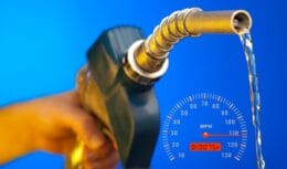 Entre mitos e verdades, entenda as vantagens da gasolina aditivada e como ela pode influenciar no desempenho do seu carro