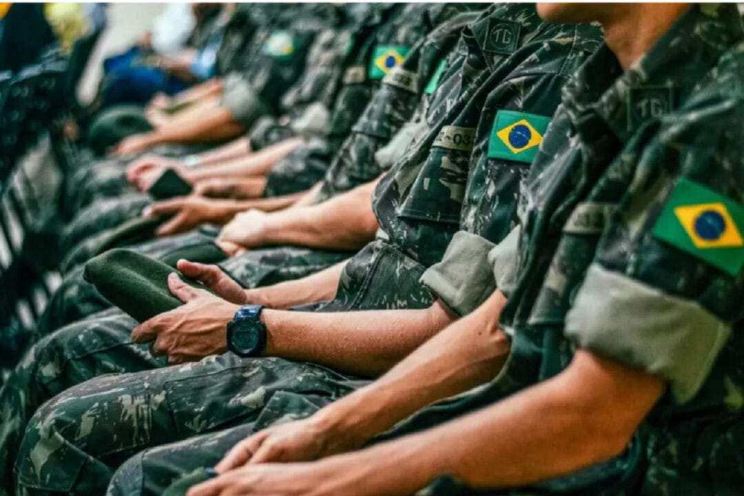 Exército anuncia abertura de centenas de VAGAS SEM CONCURSO ganhe até R$ 6.993,00 – inscrições encerram DOMINGO!