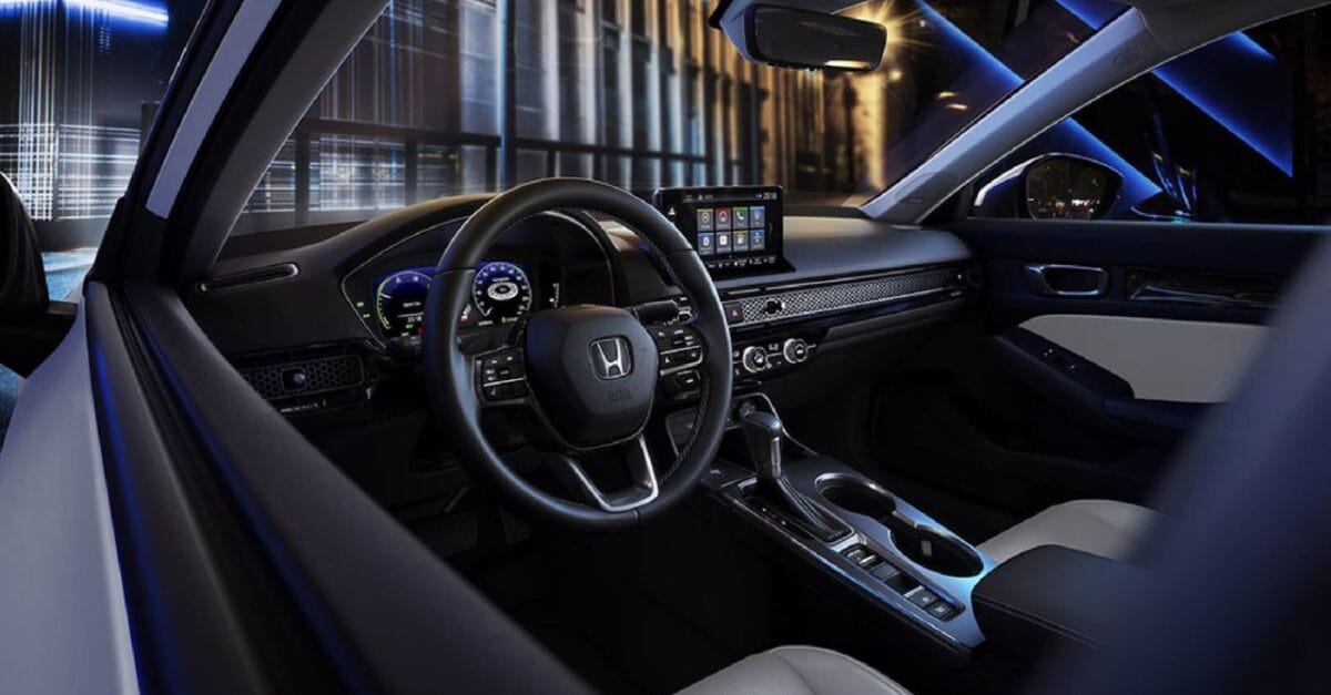 Faz até 22 km na cidade! Novo Civic 2024: conforto, tecnologia e sustentabilidade definem o novo modelo da Honda