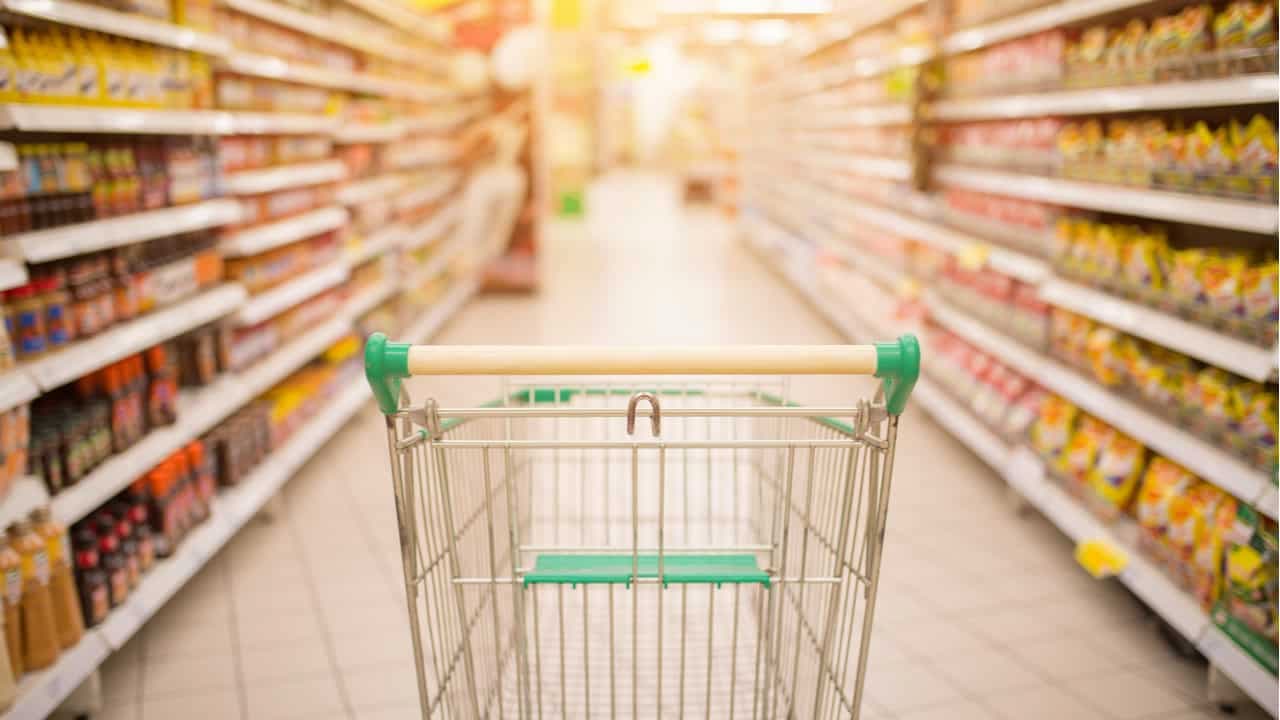 Supermercado rival do PÃO DE AÇÚCAR fecha as portas com dívida astronômica de R$ 37 milhões