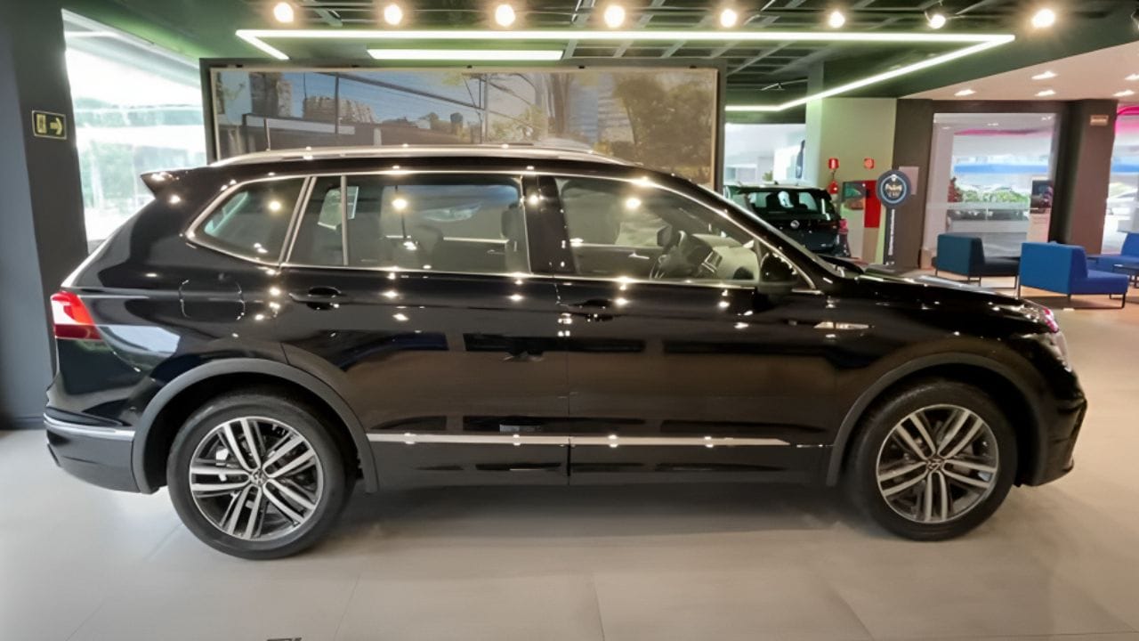Tiguan R-Line 2024: Volkswagen apresenta novidades no novo SUV, competindo com o Jeep Commander e o Caoa Chery Tiggo 8