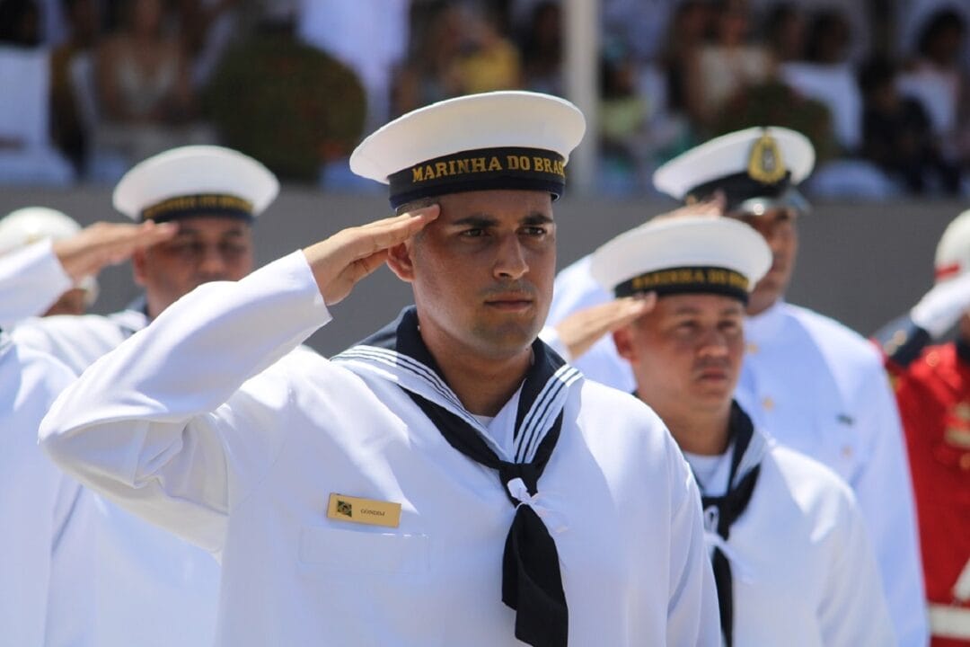 Marinha do Brasil abre vagas de emprego sem concurso até QUINTA-FEIRA com salários acima de R$ 9 mil por mês
