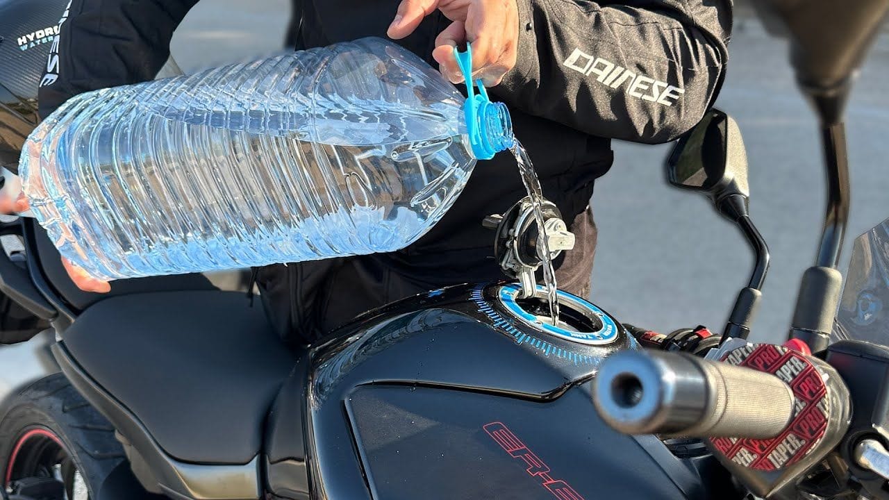 Revolução na mobilidade: moto que funciona com água promete 'fim' da dependência da gasolina
