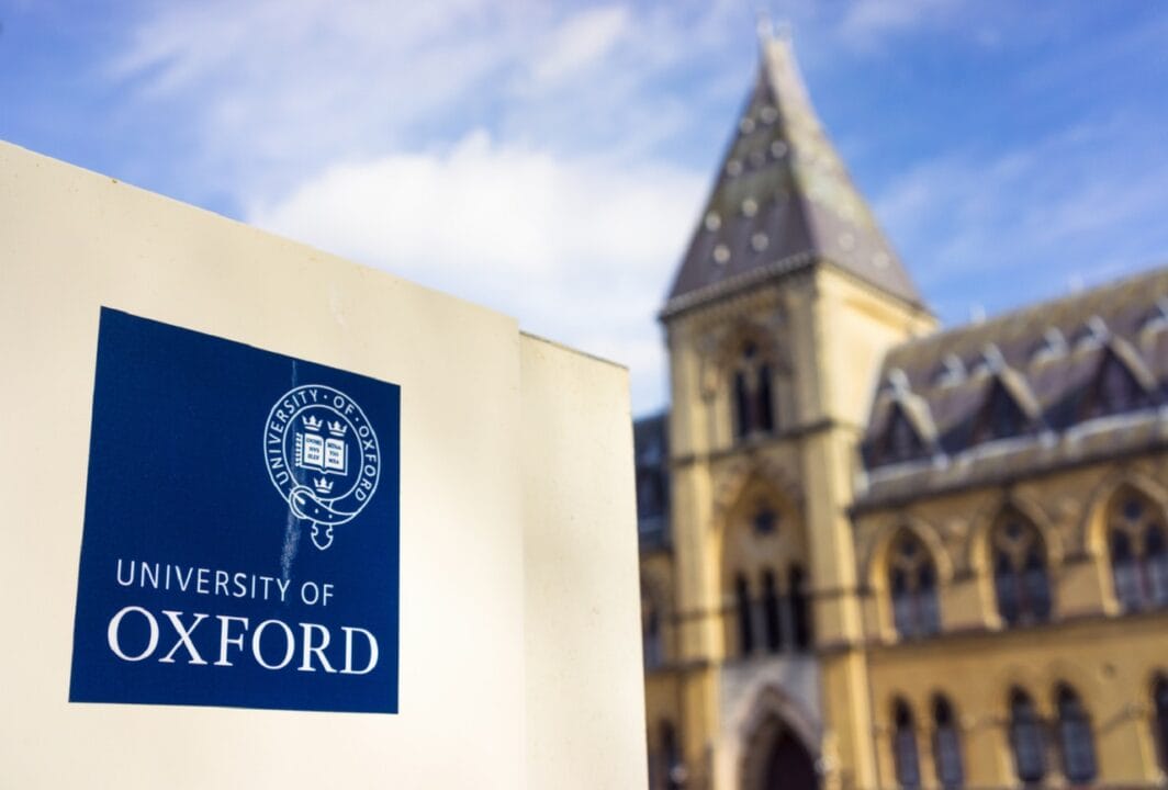 Universidade de OXFORD oferece 200 bolsas de estudo com certificado garantido para brasileiros 