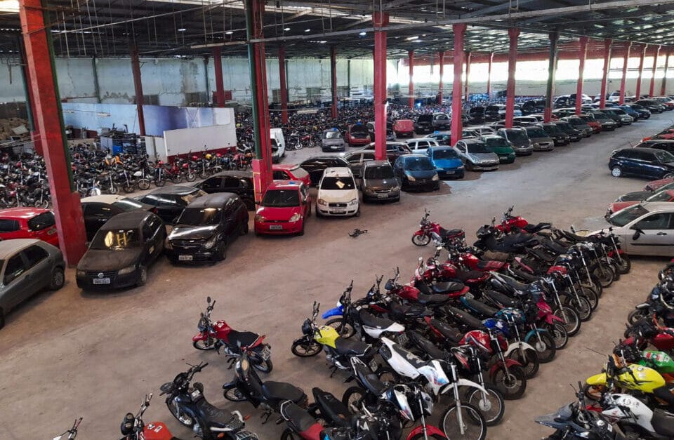 Detran anuncia leilão totalmente online com centenas de motos e carros da Ford, Fiat, Volkswagen, Honda e Yamaha a partir de R$ 200