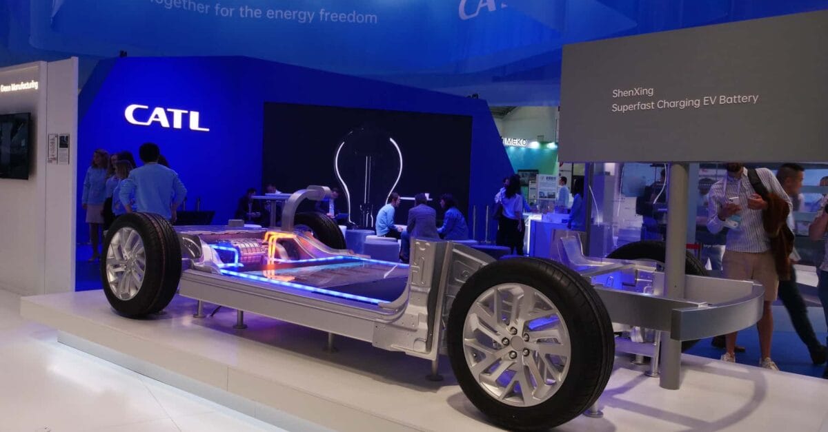 CATL, líder mundial em baterias, revela plataforma com alcance de 1.000 km.
