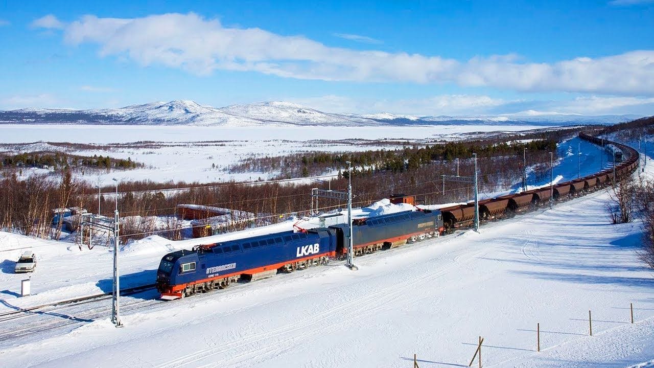 A construção monumental da ferrovia nas montanhas da Noruega, demorou quase 20 anos para ser concluído