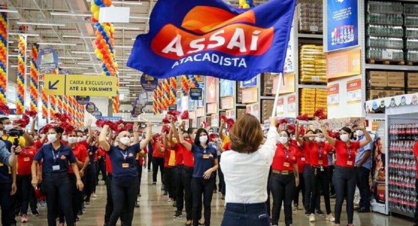Assaí Atacadista abre processo seletivo com mais de 800 vagas de emprego para candidatos com ensino médio completo em todo o Brasil