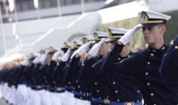 Marinha do Brasil convoca candidatos de ensino fundamental e médio com até 41 anos para ocupar 140 vagas sem concurso com salários de R$ 3.576 