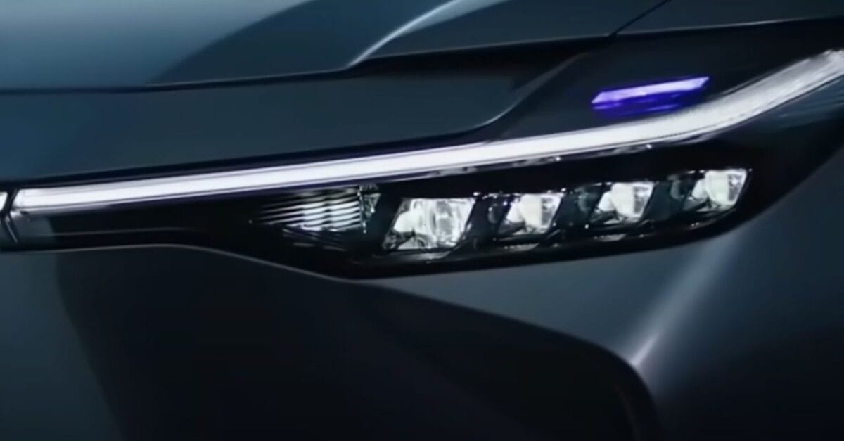 Toyota Corolla 2025: com visual melhor, maior e com opções hibrído e totalmente elétrico, supera seus concorrentes como Sentra e Civic