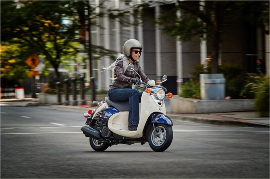Yamaha Vino 2024 A scooter estilosa que surpreende fazendo 80 km por litro – uma joia da engenharia japonesa!
