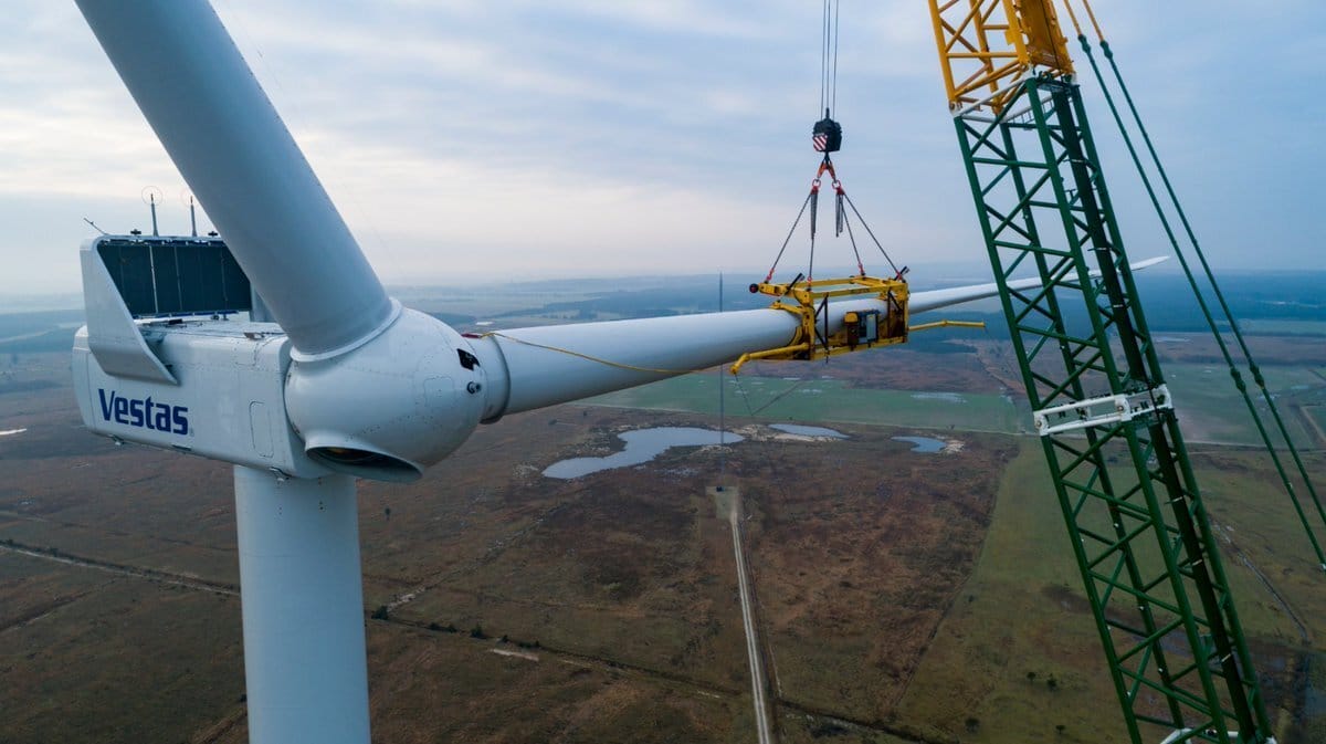 Aeris e a Vestas prorrogaram seu contrato de fornecimento de pás eólicas até 2028, prevendo um aumento potencial de receitas de R$ 7,6 bilhões.