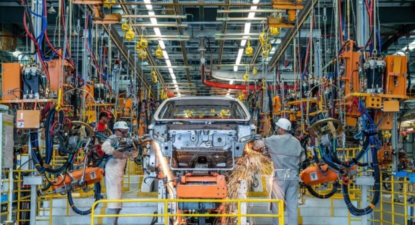 A montadora Caoa Chery anunciou a abertura de um segundo turno e mais de 500 vagas na fábrica de Anápolis, onde produz o SUV Tiggo 5x Sport.