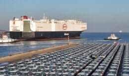 A BYD lançou o BYD Explorer Nº 1, seu primeiro navio de carga a gás natural, para facilitar e baratear suas exportações. O navio pode levar até 7.000 carros elétricos por viagem.