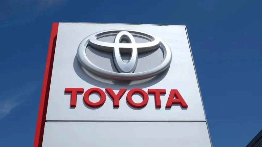 Toyota se mantém na liderança em vendas de veículos elétricos no Brasil