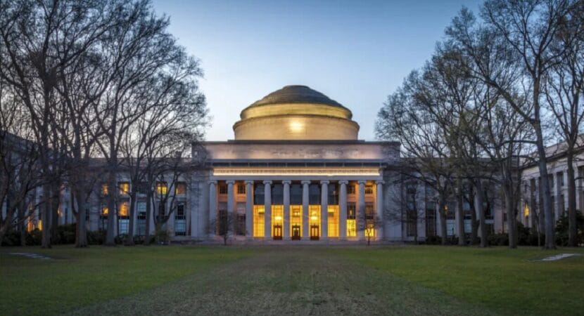 200 cursos gratuitos online (EAD) com certificado garantido pelo MIT em cursos de ciência da computação, álgebra, Python, algoritmos e muito mais!