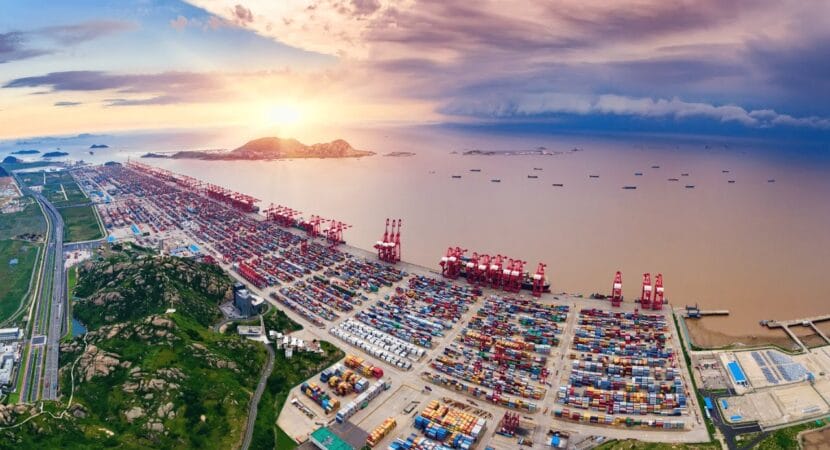 China abre el puerto más grande del mundo: ¡un enorme proyecto de 30 mil millones de dólares!