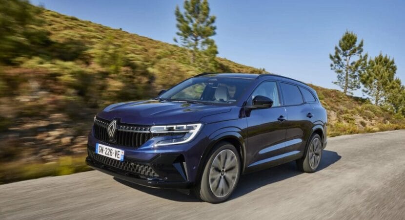 Renault desbanca concorrentes e lança SUV Renault Espace E-Tech com 1.100 km de autonomia e motor 200 cv