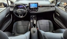 Toyota Corolla XEI 2024 chega com painel digital e conforto inigualável - um sucesso absoluto!
