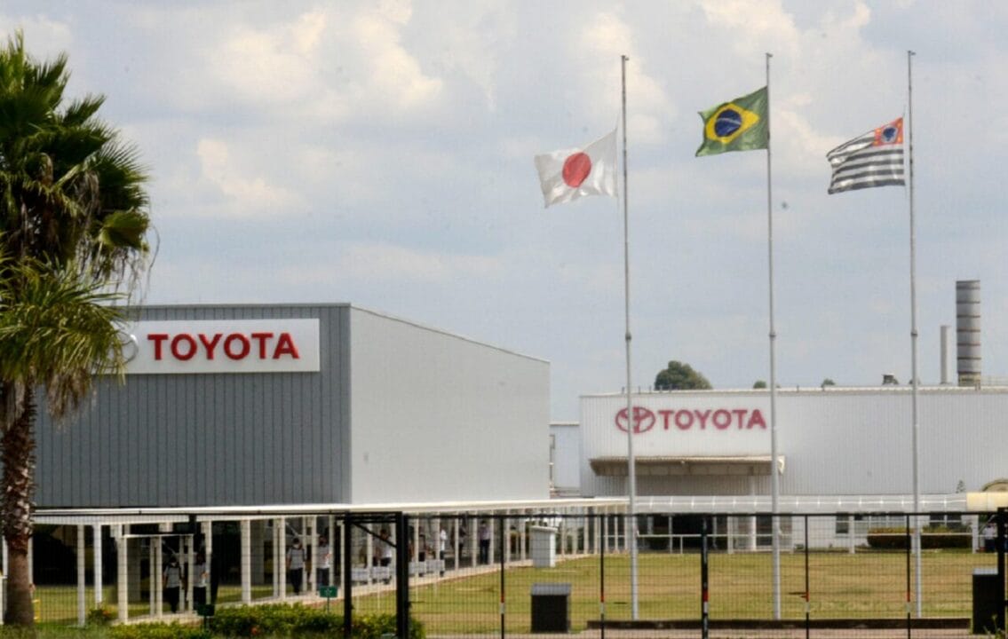 Toyota do Brasil abre processo seletivo com 40 vagas de emprego com opções para atuação na modalidade presencial e home office