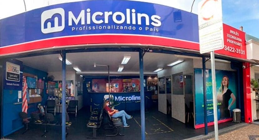 Microlins anuncia vagas de emprego. (Imagem: reprodução)