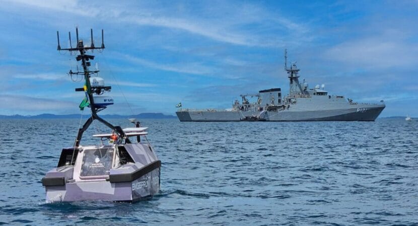 A EMGEPRON e a TideWise vão construir drones para a indústria naval brasileira. O projeto é pioneiro na América Latina e visa fortalecer a defesa e a segurança nacional.