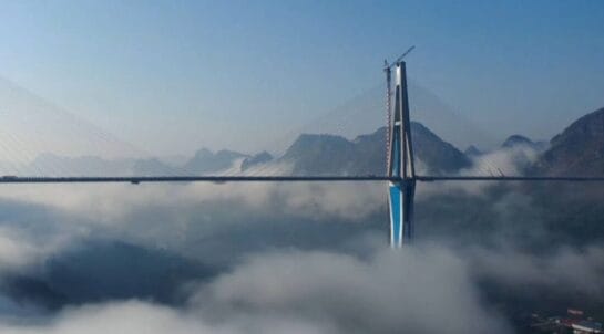 A ponte arranha-céu construida pela China, redefine os limites da engenharia civil e atrai olhares do mundo inteiro