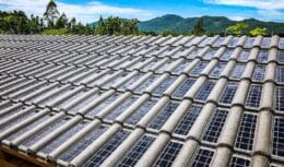 A primeira telha solar brasileira “Tégula Solar” chega ao mercado já certificada pelo INMETRO e promete reduzir sua conta de luz!