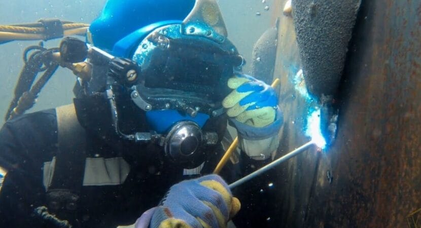Como é possível soldar embaixo d'água? Um feito impressionante da engenharia offshore