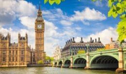 Como estudar em Londres de graça: bolsas de estudos na Inglaterra