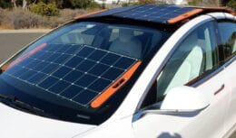 Energia solar para carro elétrico: quantas placas solares são necessárias?