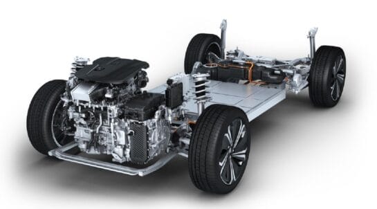 Geely anuncia nova plataforma para produção de carros híbridos com 2.000 km de autonomia e consumo de 100km com apenas 2 litros