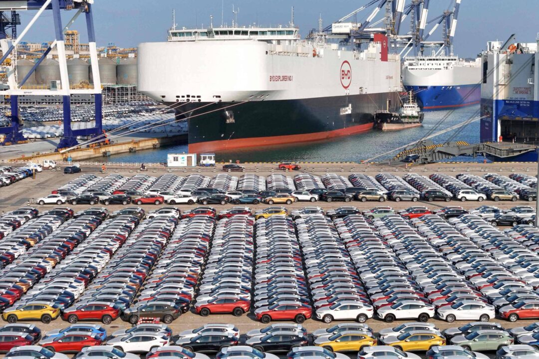 Greve do IBAMA paralisa importação de 30.000 carros, afetando grandes marcas como Volvo, VW, Toyota, Mercedes, BYD e muitas outras!