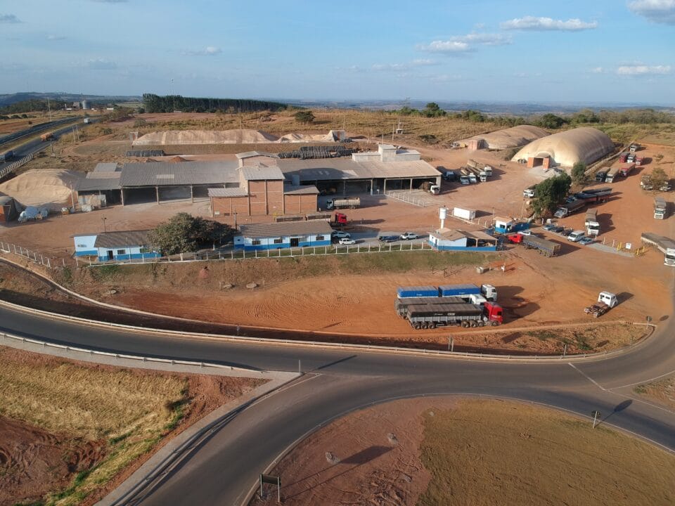 A chegada da nova fábrica a Itapetininga representa um marco para o desenvolvimento econômico e agrícola da região, evidenciando o potencial do município como polo de investimentos no setor de fertilizantes. Com geração de vagas de emprego para os moradores locais.