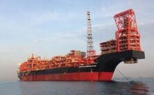 FPSO Armada Olombendo da ENI navegando nas águas offshore de Angola