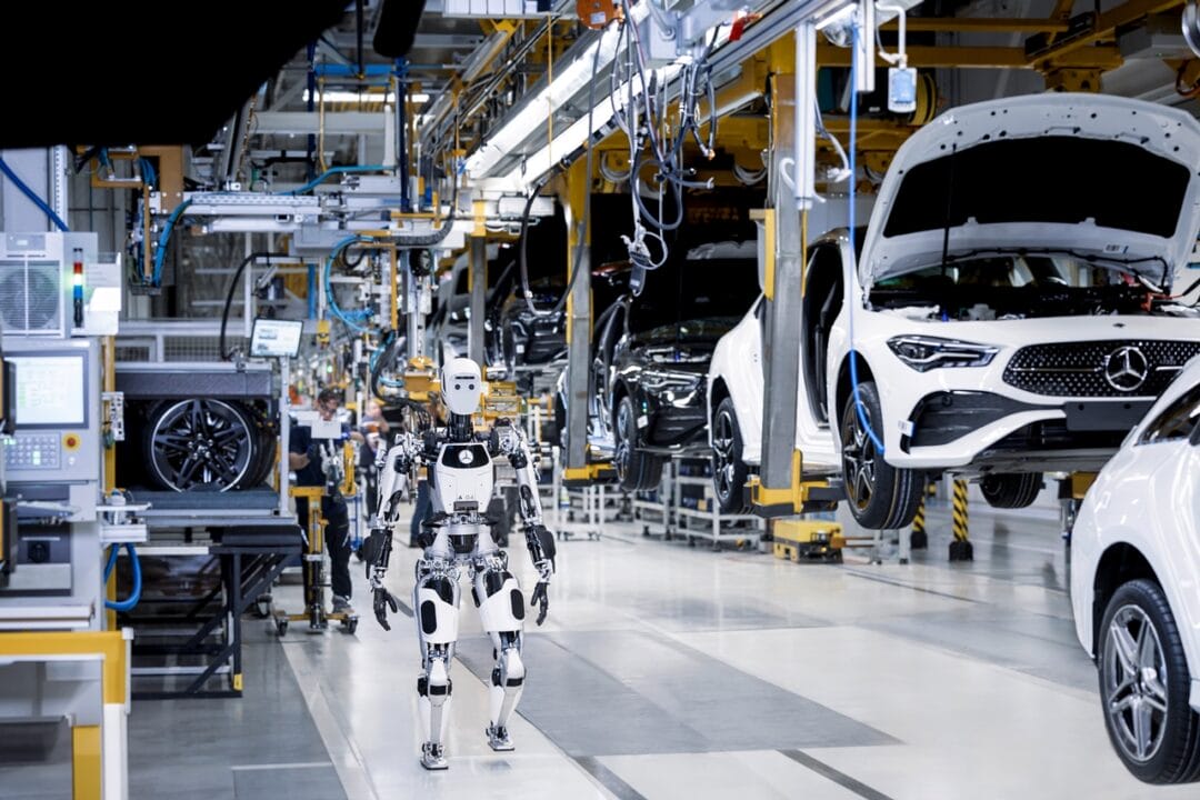 Mercedes-Benz - produção - indústria automotiva - robôs