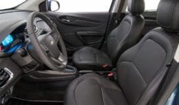 Chevrolet Onix LT por R$ 39.454! Modelo deixa rivais para trás em 2024 com consumo de 12,5 km/l e 675 km de autonomia