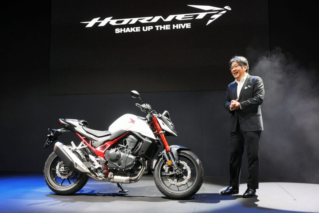 Honda ressuscita moto icônica após 8 anos fora do mercado! Com visual incrível, preço que cabe no seu bolso e muita potência
