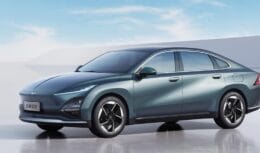 General Motors lança carro elétrico com 500 km de autonomia por R$ 77.000 (conversão direta e sem impostos), mais barato que o Chevrolet Onix Plus