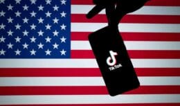 TikTok considers closing operations in the US