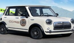 Mini Cooper clone for R$13 in China! The sad thing is that the subcompact hatch only has 2 hp of power