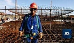 Andrade Gutiérrez abre varias vacantes laborales en todo Brasil; Oportunidades para ayudante, operador de excavadora, conductor de camión pesado, albañil y más