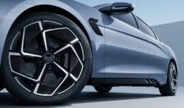 BYD Seal 2024 redefine los estándares de los sedán eléctricos con su diseño innovador, 530 caballos de fuerza, una autonomía superior de más de 500 km por carga y un precio competitivo comparable al de autos populares como el Honda Civic.