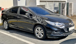 Por R$ 55 mil, Chevrolet Cruze com motor 1.8 16V desbanca sedãs atuais no mercado automotivo brasileiro 
